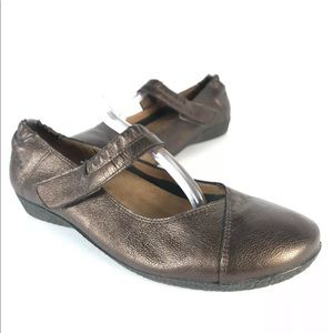 TAOS Women's Leather Comfort Mary Jane Flats Sz 9